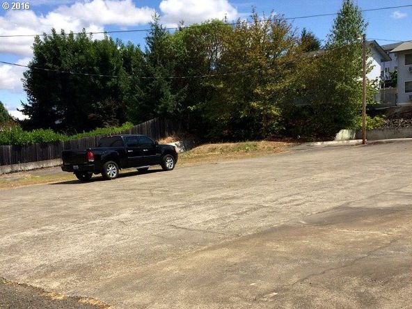 859 Lookingglass Road, Roseburg, OR 97471